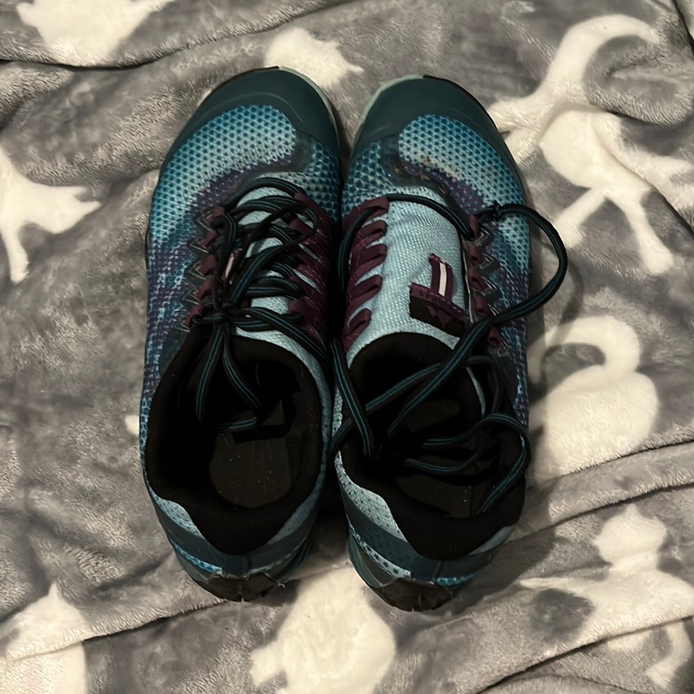 Vibram trail running shoes